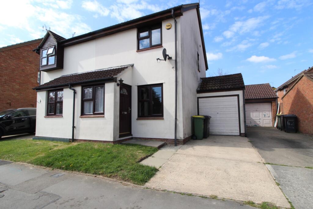 2 bed Semi-Detached House for rent in Hawkwell. From Amos Estates - Hadleigh