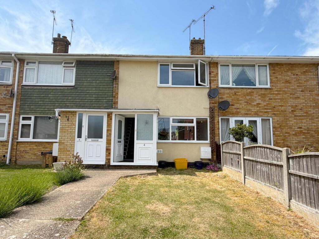 2 bed Mid Terraced House for rent in Tarpots. From Amos Estates - Hadleigh