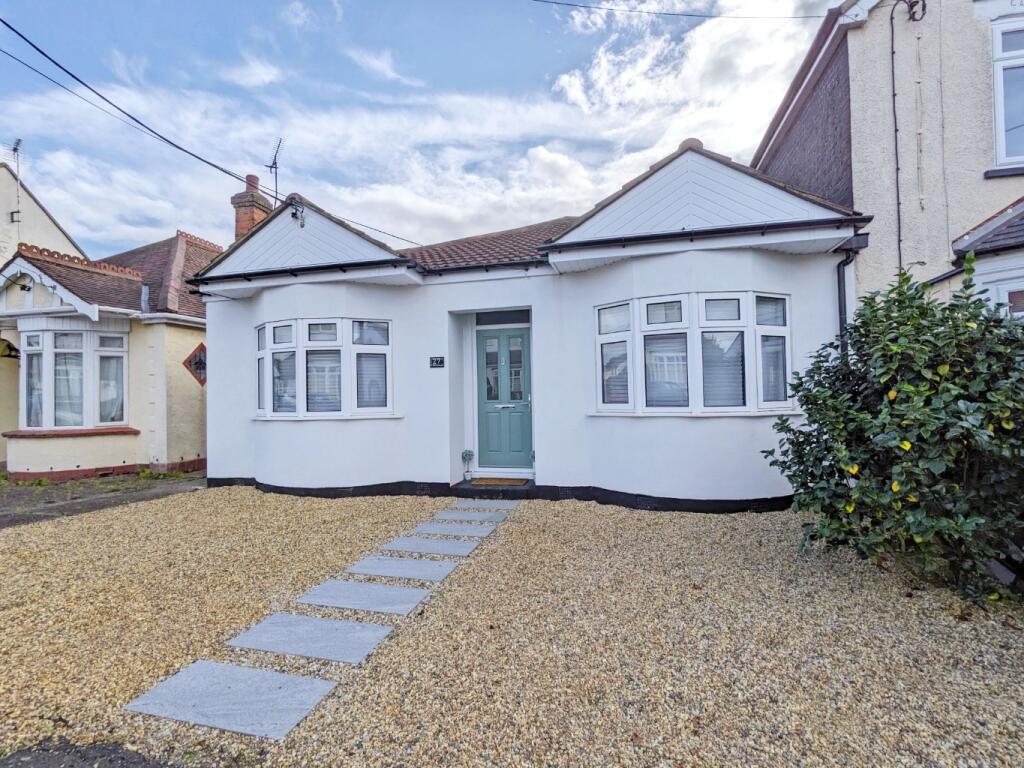 4 bed Semi-detached bungalow for rent in Hadleigh. From Amos Estates - Hadleigh 4 bed Semi-detached bungalow for rent in Hadleigh. From Amos Estates - Hadleigh