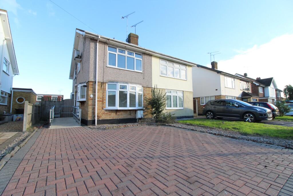 2 bed Semi Detached for rent in Daws Heath. From Amos Estates - Hadleigh