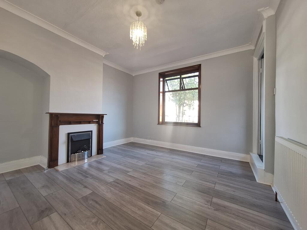 2 bed Detached House for rent in Catford. From Andrew Reeves - Bromley