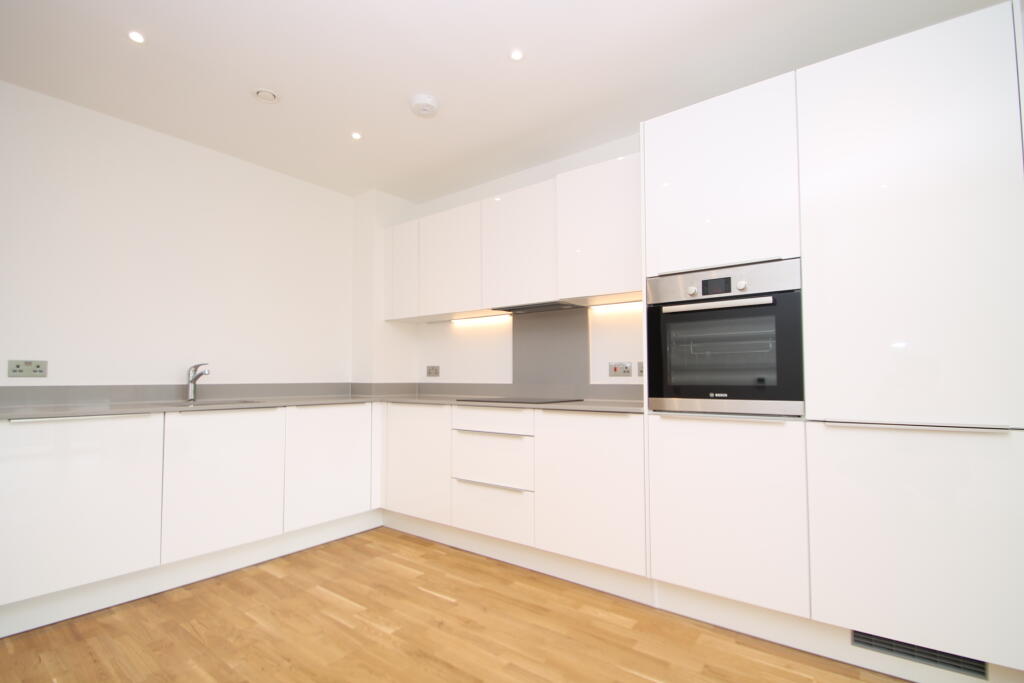 2 bed Apartment for rent in Keston Mark. From Andrew Reeves - Bromley
