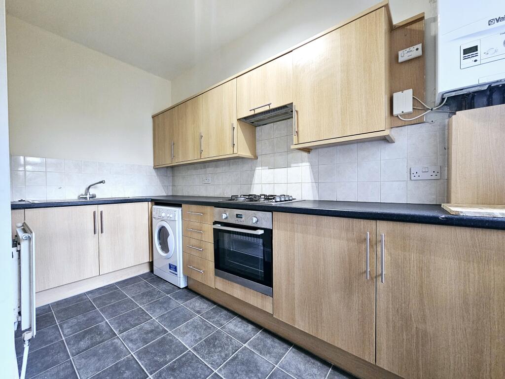 2 bed 1st Floor Flat for rent in Beckenham. From Andrew Reeves - Bromley-Lettings 2 bed 1st Floor Flat for rent in Beckenham. From Andrew Reeves - Bromley-Lettings