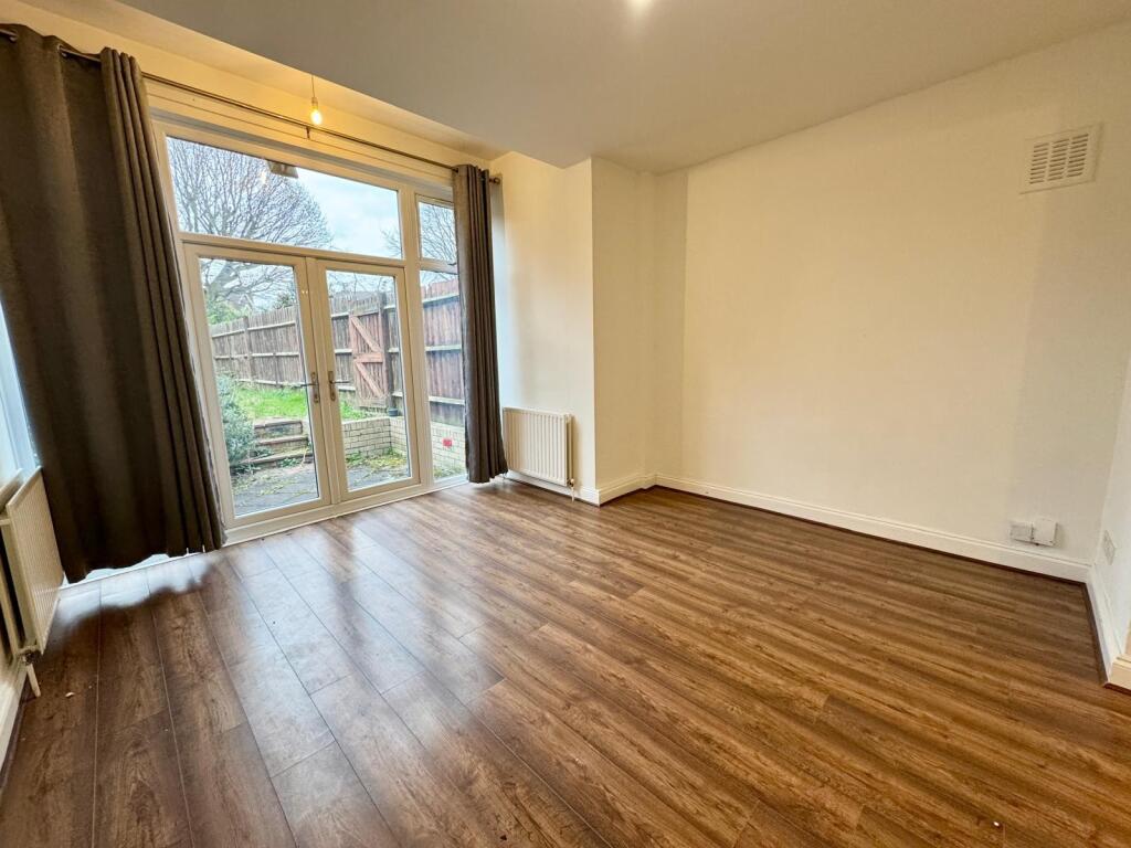 2 bed 1st Floor Flat for rent in Beckenham. From Andrew Reeves - Bromley-Lettings