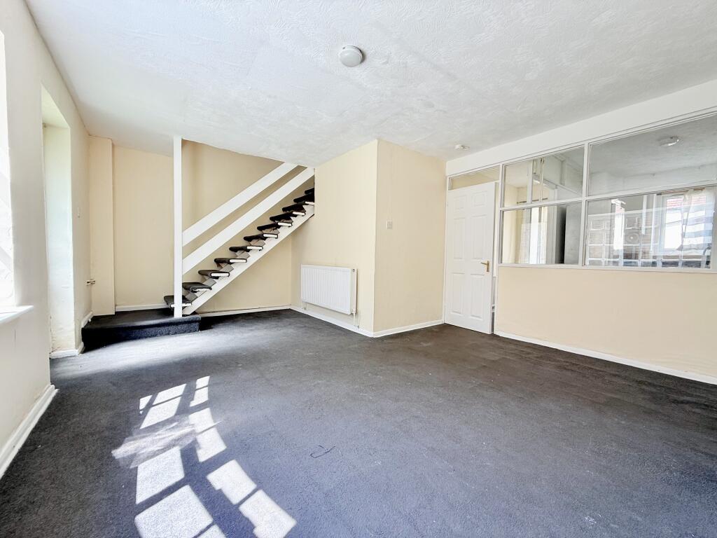 3 bed End of Terrace for rent in Woolwich. From Andrew Reeves - Bromley-Lettings