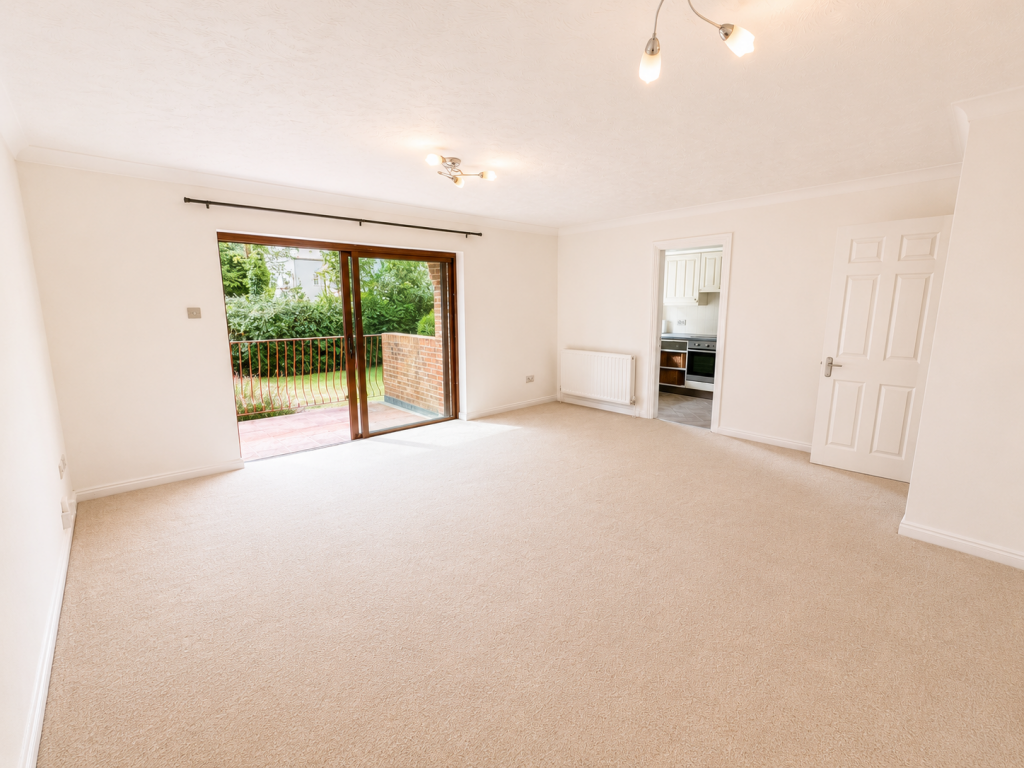 1 bed 1st Floor Flat for rent in Keston Mark. From Andrew Reeves - Bromley-Lettings