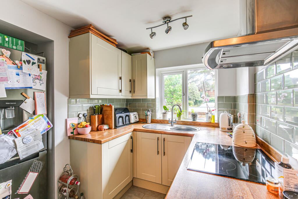 2 bed Annexe for rent in Westerham. From Andrew Reeves - Bromley-Lettings