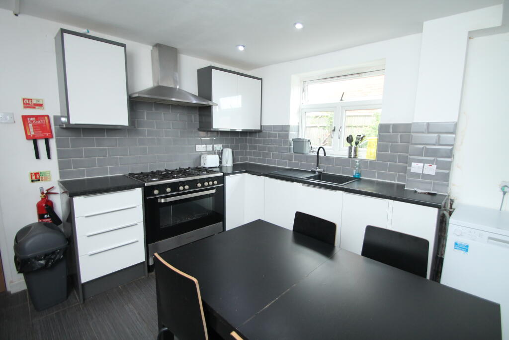 1 bed Detached for rent in Beckenham. From Andrew Reeves - Beckenham-Lettings