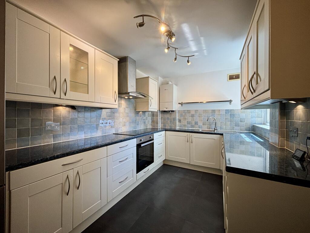 2 bed 1st Floor Flat for rent in Beckenham. From Andrew Reeves - Beckenham-Lettings