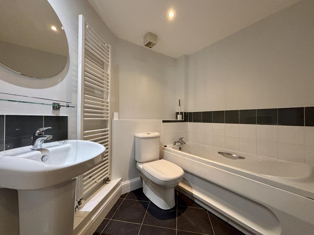 2 bed 1st Floor Flat for rent in Crumbles. From Andrew Reeves - Beckenham-Lettings