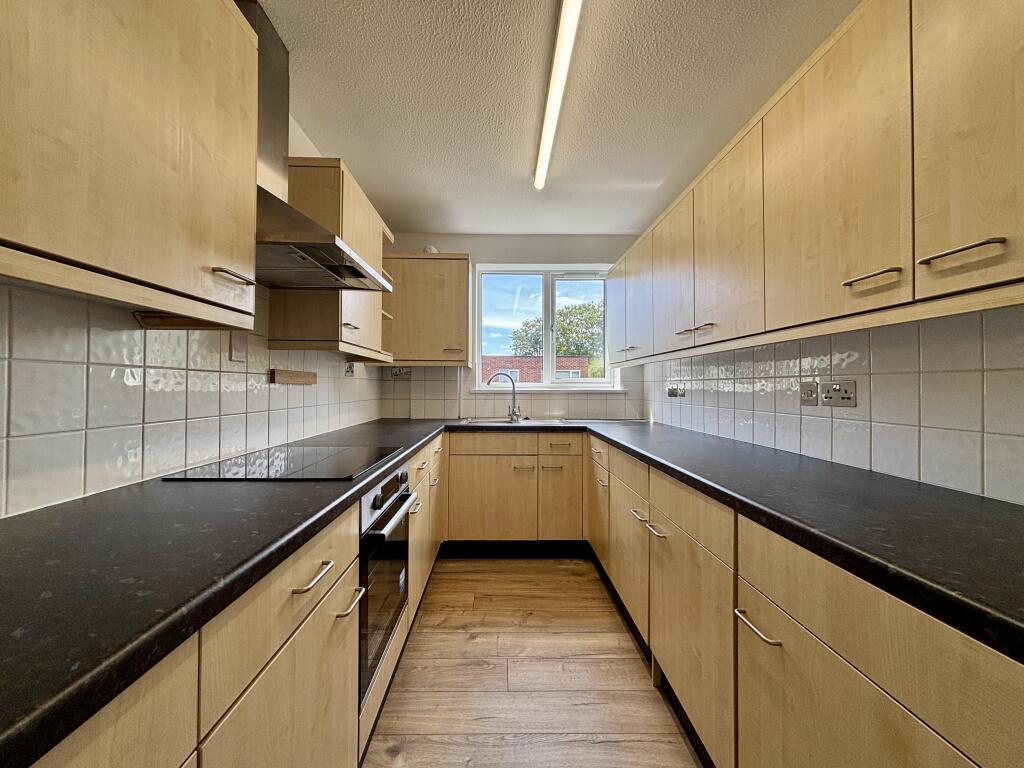 2 bed 1st Floor Flat for rent in Beckenham. From Andrew Reeves - Beckenham-Lettings