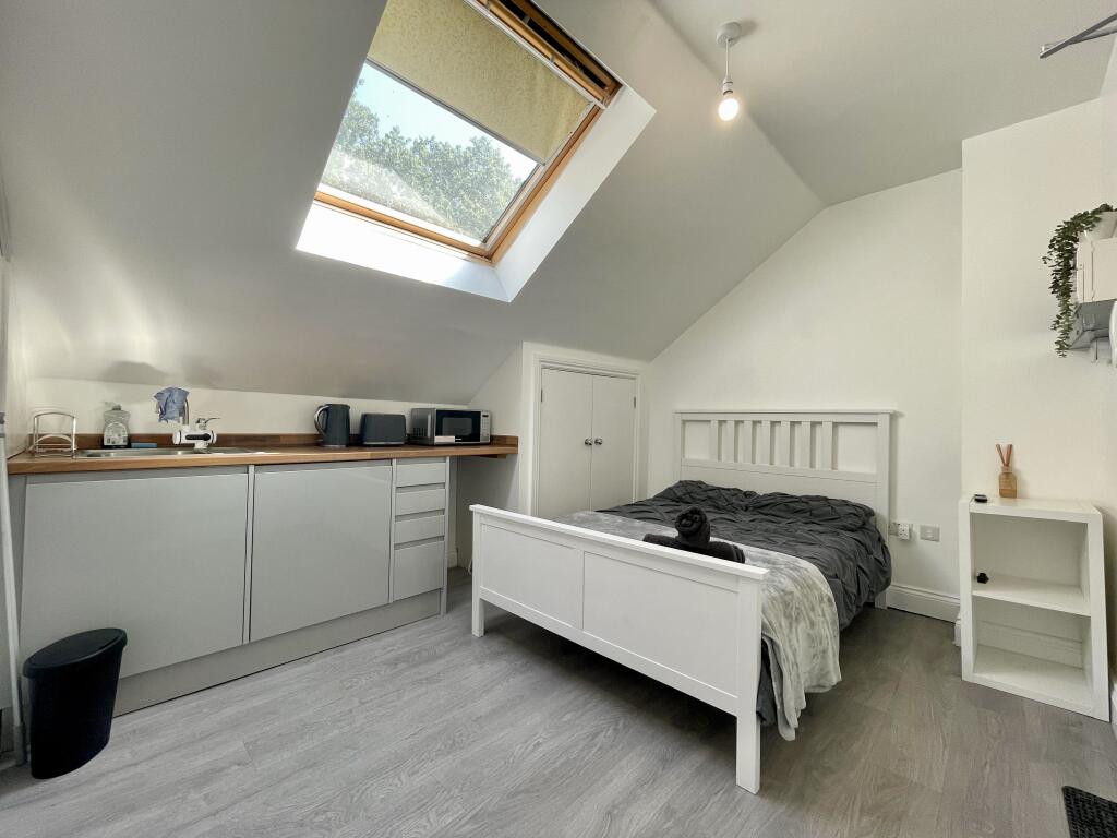 4 bed Studio for rent in Penge. From Andrew Reeves - Beckenham-Lettings 4 bed Studio for rent in Penge. From Andrew Reeves - Beckenham-Lettings