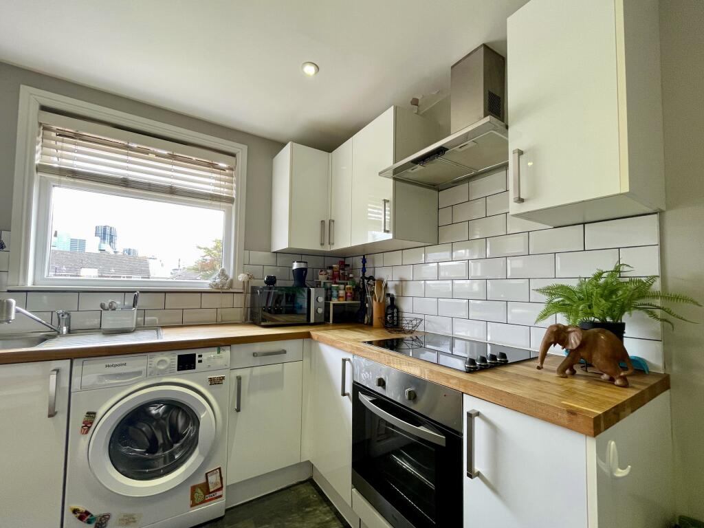 1 bed Detached for rent in Croydon. From Andrew Reeves - Beckenham-Lettings