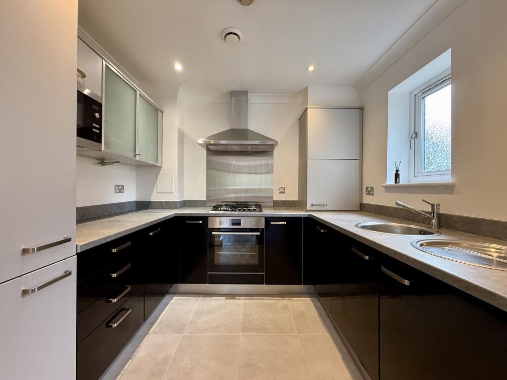 2 bed 1st Floor Flat for rent in Beckenham. From Andrew Reeves - Beckenham-Lettings