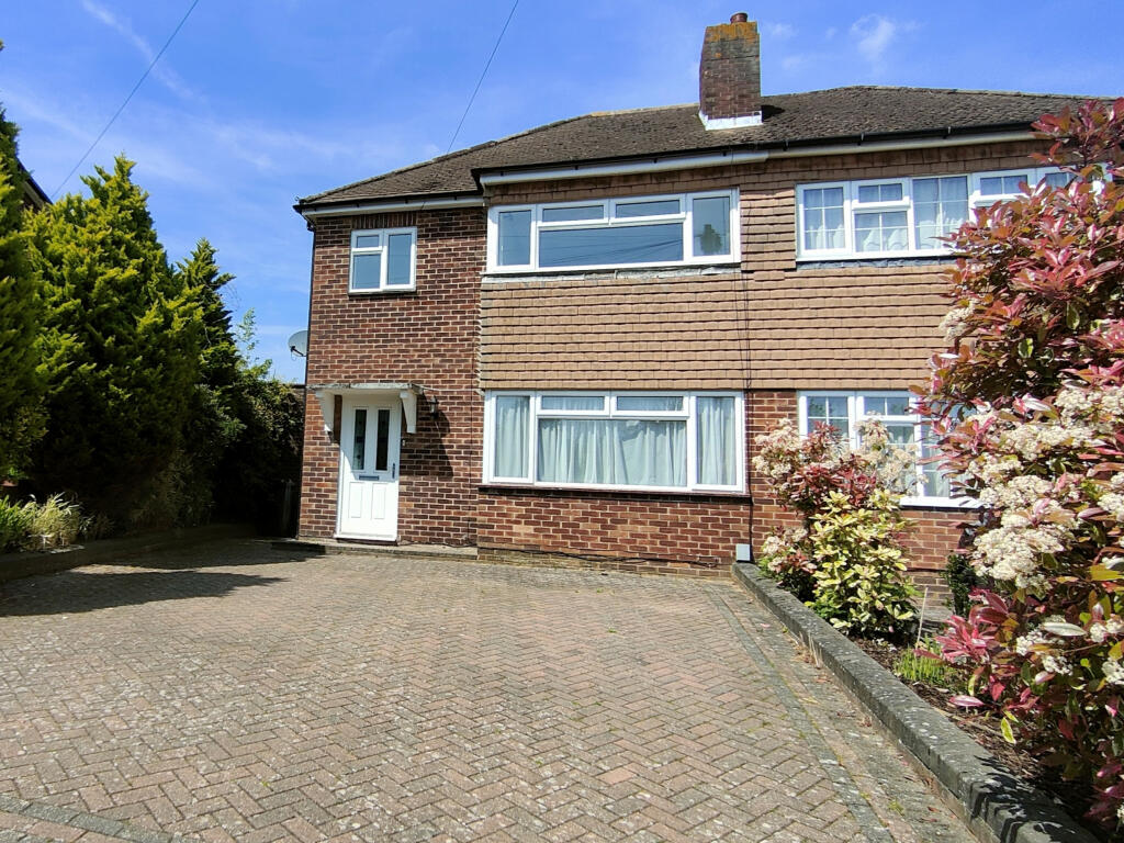 3 bed Detached House for rent in Green Street Green. From Andrew Reeves - Orpington