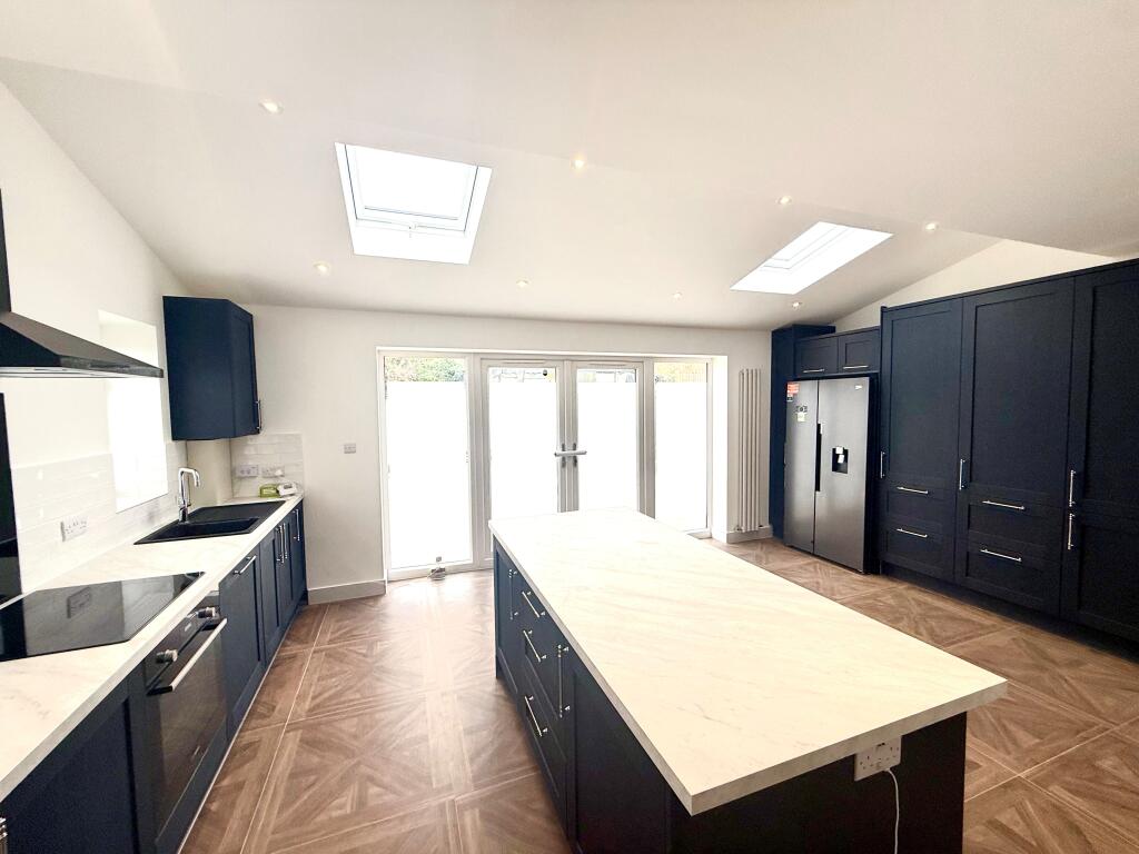 3 bed Detached for rent in Orpington. From Andrew Reeves - Orpington