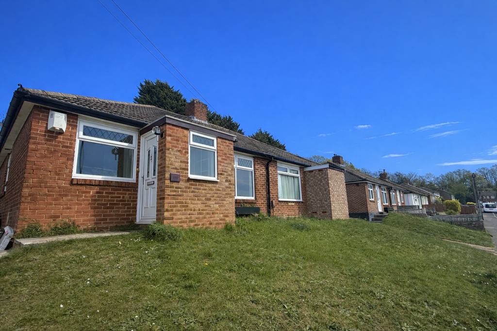 2 bed Bungalow for rent in Upper Ruxley. From Andrew Reeves - Orpington