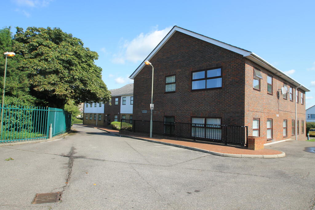 2 bed 1st Floor Flat for rent in Farnborough. From Andrew Reeves - Orpington