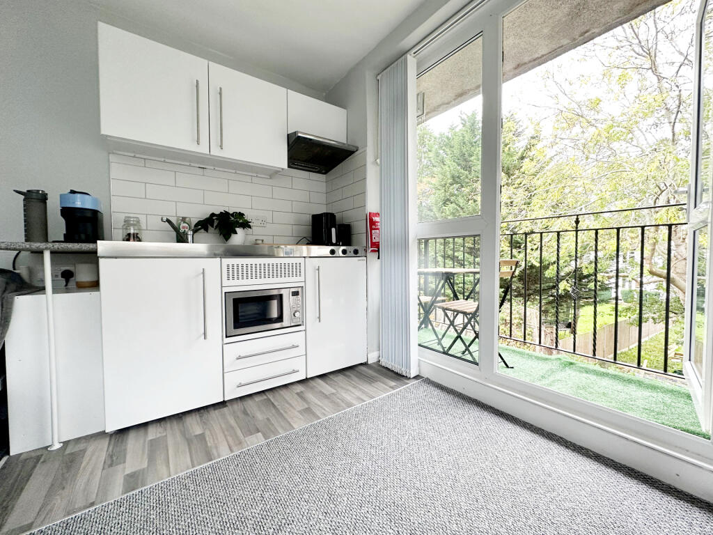 0 bed Apartment for rent in Crofton. From Andrew Reeves - Orpington