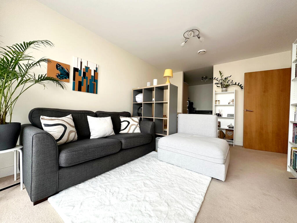 1 bed 1st Floor Flat for rent in Orpington. From Andrew Reeves - Orpington