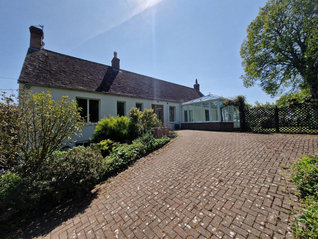 2 bed Bungalow for rent in Bridgwater. From Andrewleeslettings.co.uk - Bridgwater