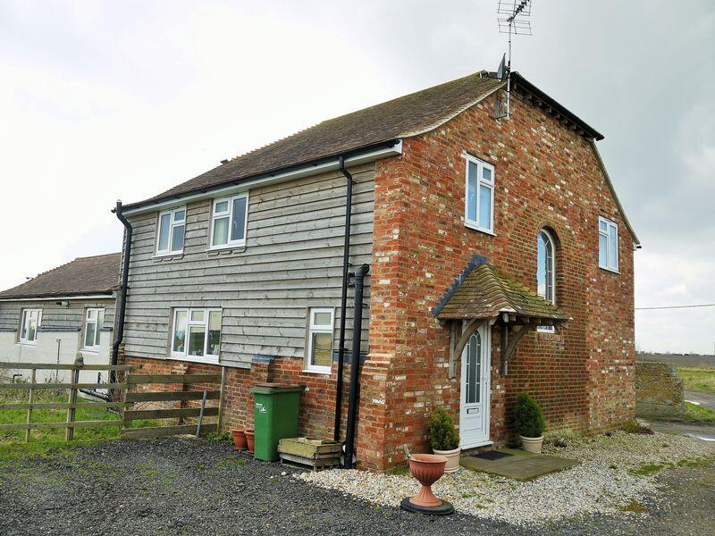 0 bed 1st Floor Flat for rent in Lydd. From Angela Hirst - Hamstreet