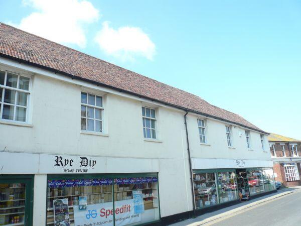 2 bed 1st Floor Flat for rent in Rye. From Angela Hirst - Hamstreet