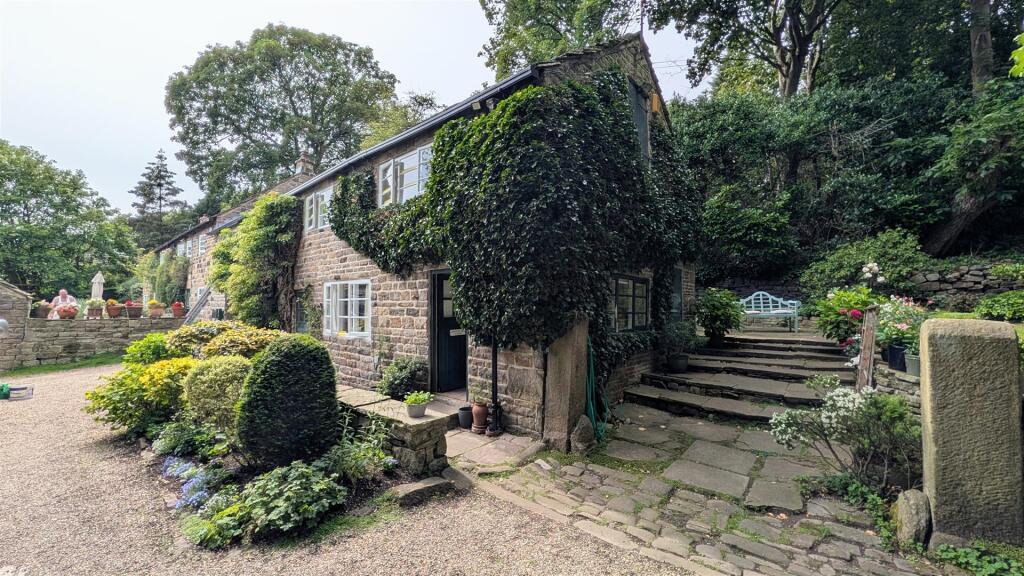 2 bed Cottage for rent in Long Line. From Archers - Sheffield