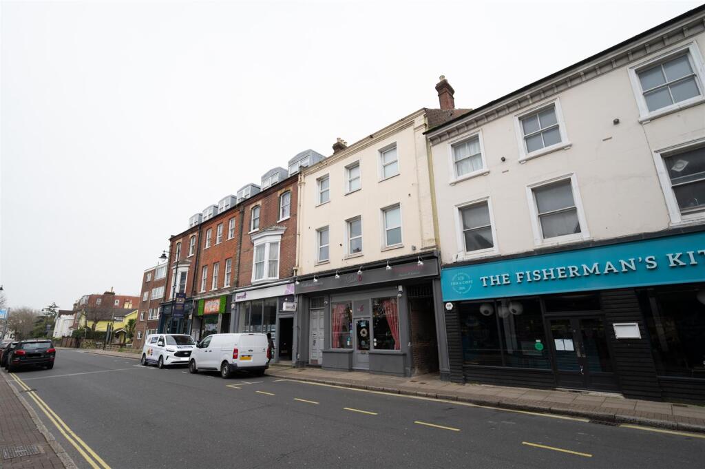 1 bed 1st Floor Flat for rent in Portsmouth. From Arden & Way - Hayling Island