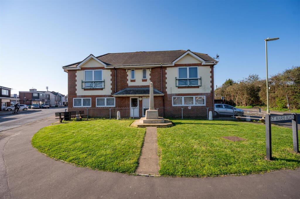 2 bed 1st Floor Flat for rent in Fleet. From Arden & Way - Hayling Island