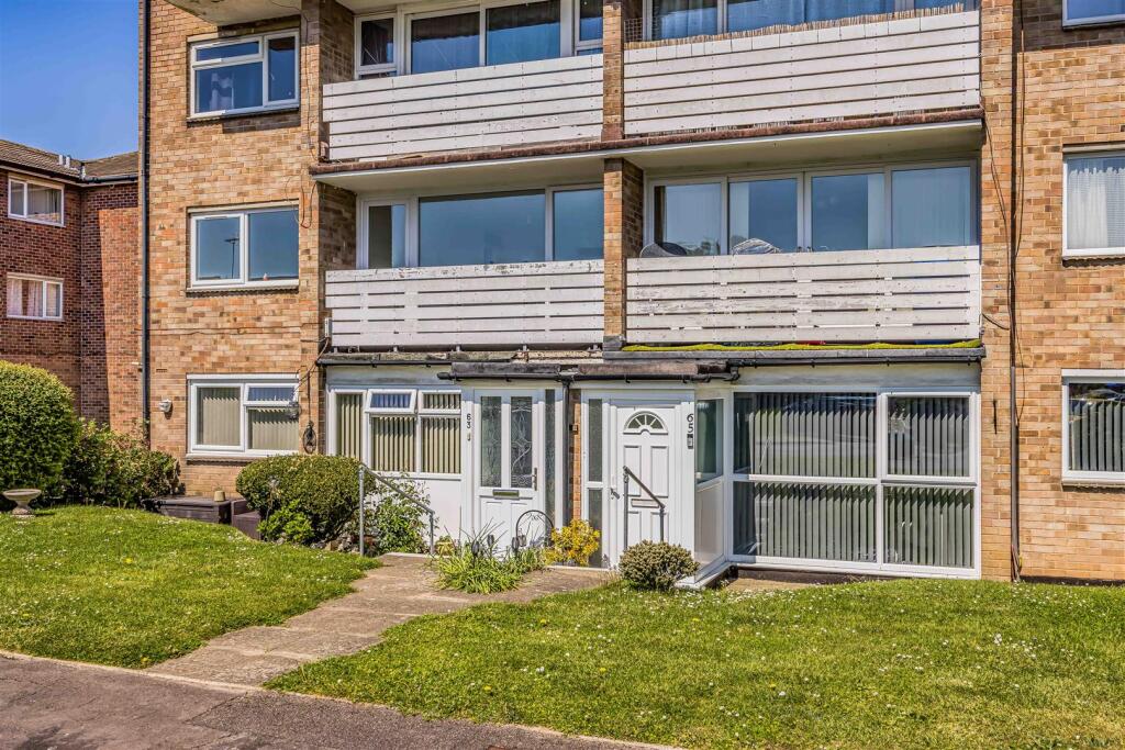 2 bed 1st Floor Flat for rent in Havant. From Arden & Way - Hayling Island