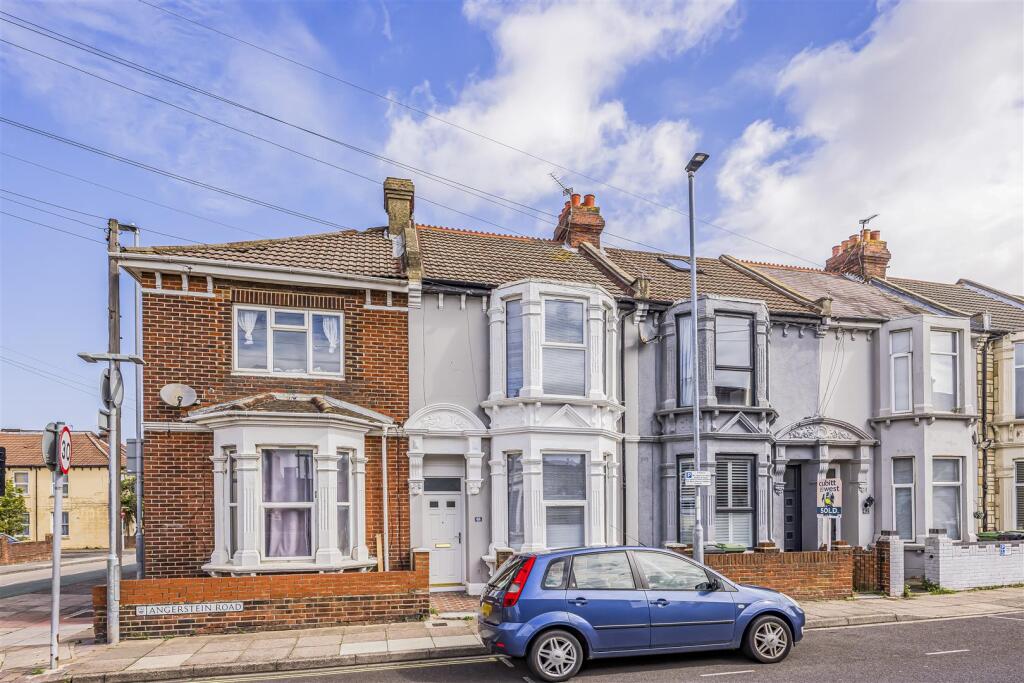 3 bed Mid Terraced House for rent in Portsmouth. From Arden & Way - Hayling Island 3 bed Mid Terraced House for rent in Portsmouth. From Arden & Way - Hayling Island