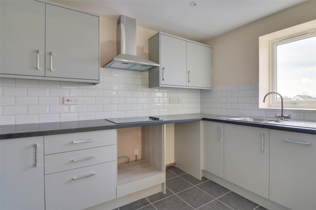 2 bed 1st Floor Flat for rent in Fleet. From Arden & Way - Hayling Island