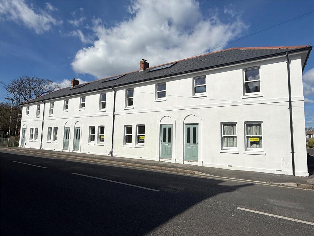 2 bed Mid Terraced House for rent in Fleet. From Arden & Way - Hayling Island