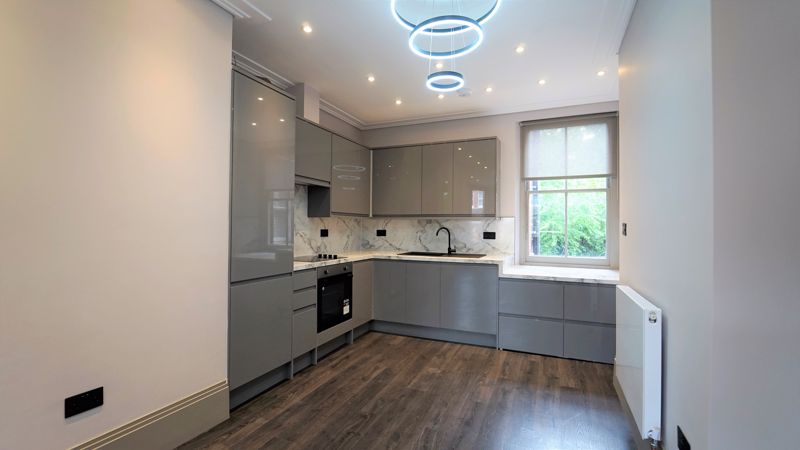 2 bed Mansion Flat for rent in London. From Ashley Milton Estate Agents
