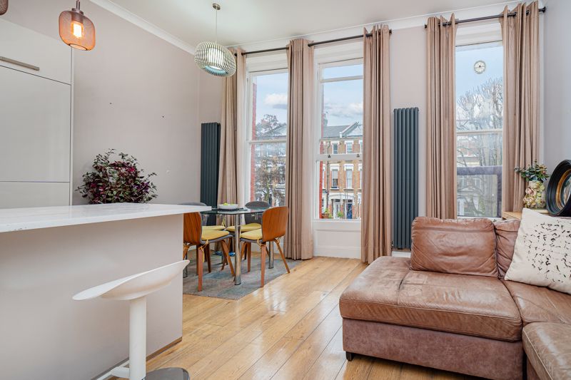 2 bed Period Conversion for rent in London. From Ashley Milton Estate Agents