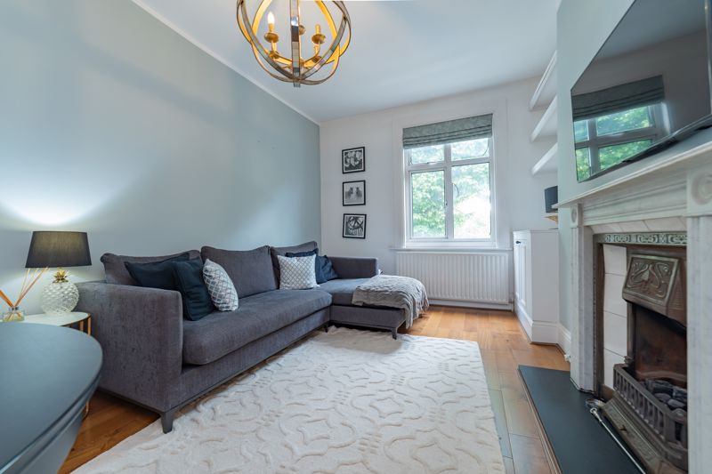 2 bed Period Conversion for rent in London. From Ashley Milton Estate Agents