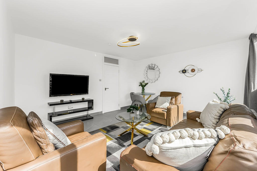 3 bed Purpose Built for rent in London. From Ashley Milton Estate Agents