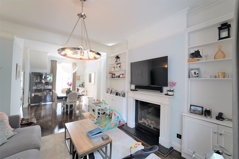 3 bed Period Conversion for rent in London. From Ashley Milton Estate Agents
