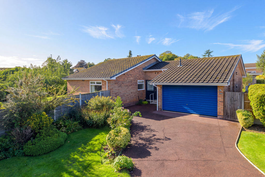 3 bed Detached bungalow for rent in Stretton. From AshcroftGuest - Stockton Heath 3 bed Detached bungalow for rent in Stretton. From AshcroftGuest - Stockton Heath
