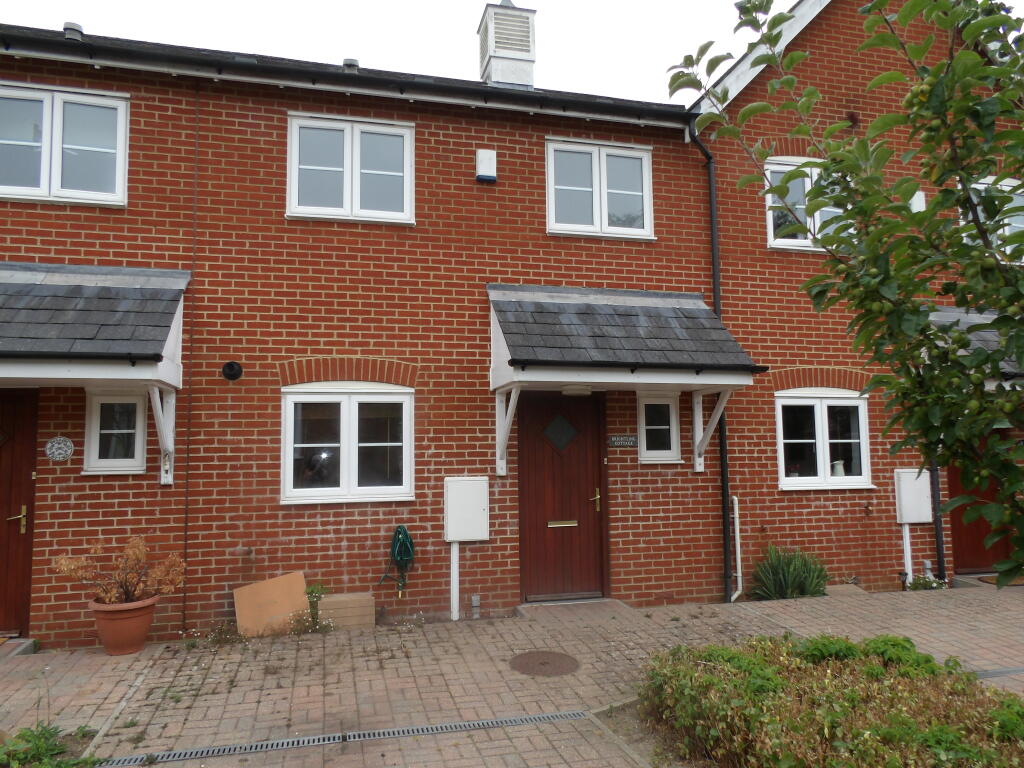 3 bed Detached for rent in The Moor. From Ashton Burkinshaw - Wadhurst