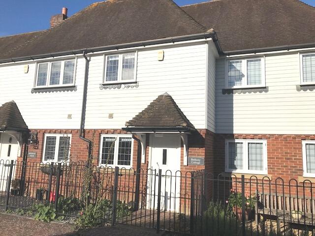 2 bed Detached for rent in The Moor. From Ashton Burkinshaw - Wadhurst