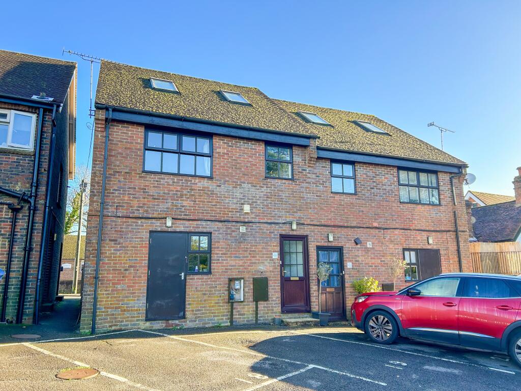 3 bed 1st Floor Flat for rent in Crowborough. From Ashton Burkinshaw - Wadhurst
