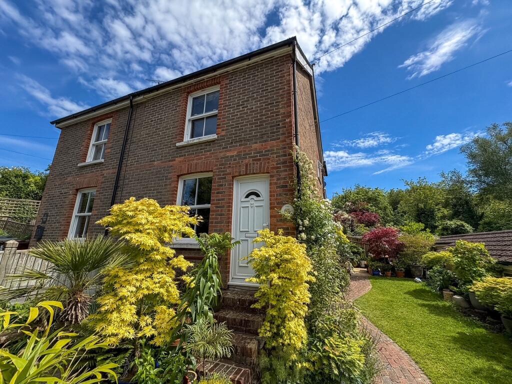 2 bed Detached for rent in Crowborough. From Ashton Burkinshaw - Wadhurst