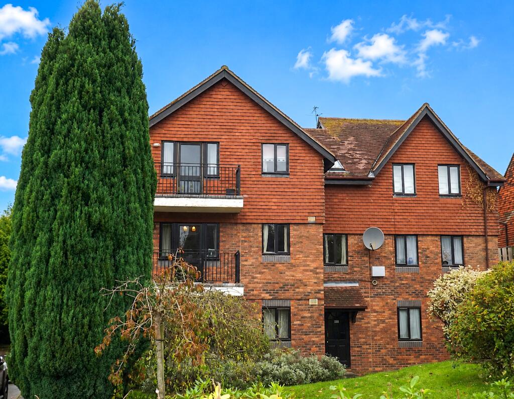 2 bed 1st Floor Flat for rent in Lamberhurst. From Ashton Burkinshaw - Wadhurst