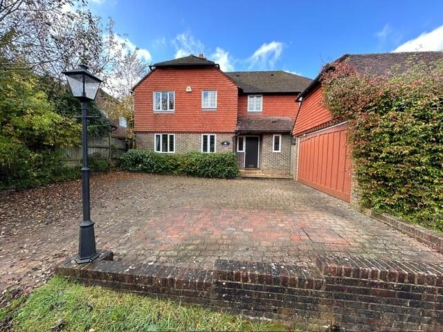 5 bed Detached for rent in Tidebrook. From Ashton Burkinshaw - Wadhurst 5 bed Detached for rent in Tidebrook. From Ashton Burkinshaw - Wadhurst
