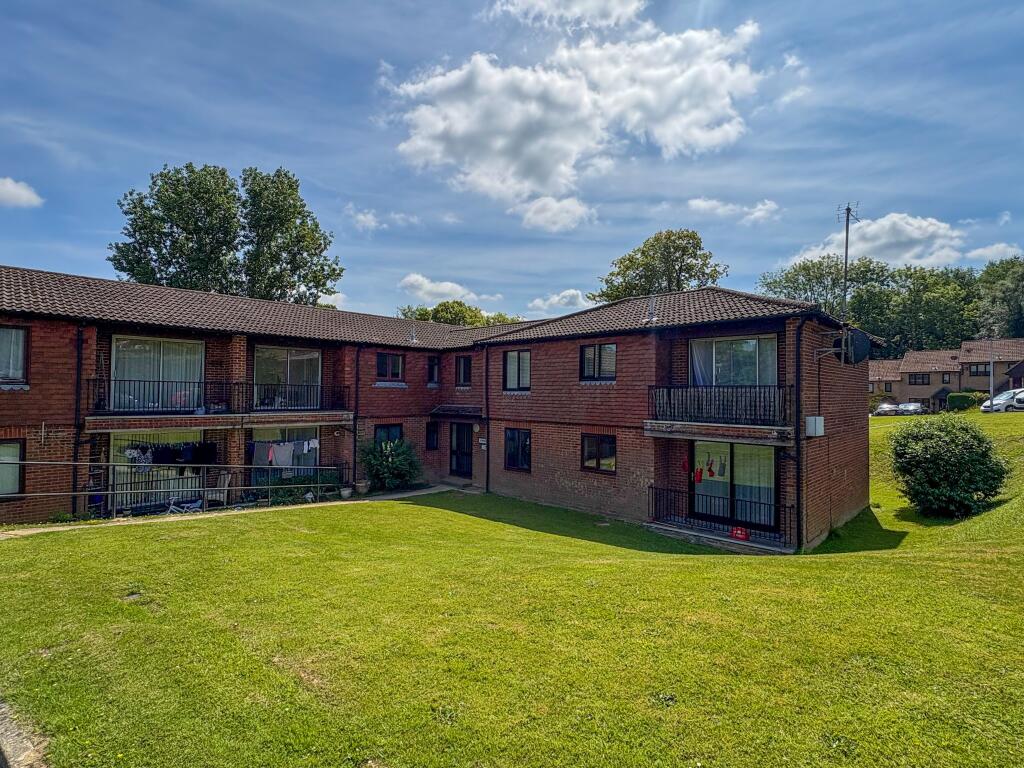 2 bed 1st Floor Flat for rent in Crowborough. From Ashton Burkinshaw - Wadhurst