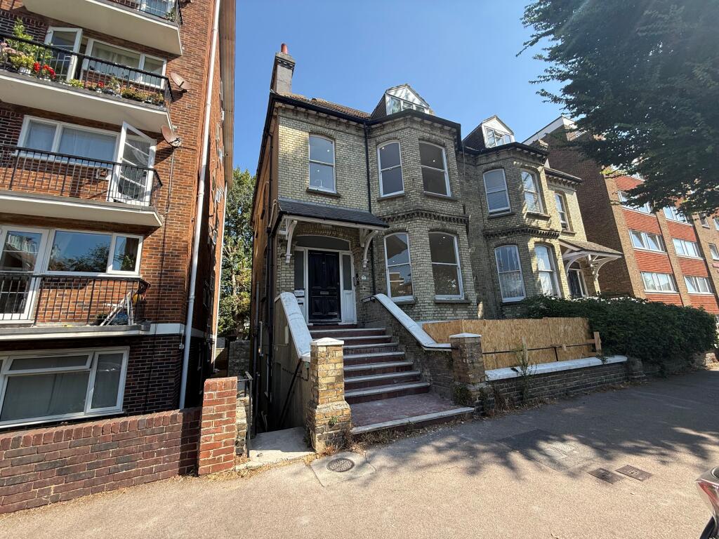 2 bed 1st Floor Flat for rent in Brighton and Hove. From Ashton Burkinshaw - Lewes