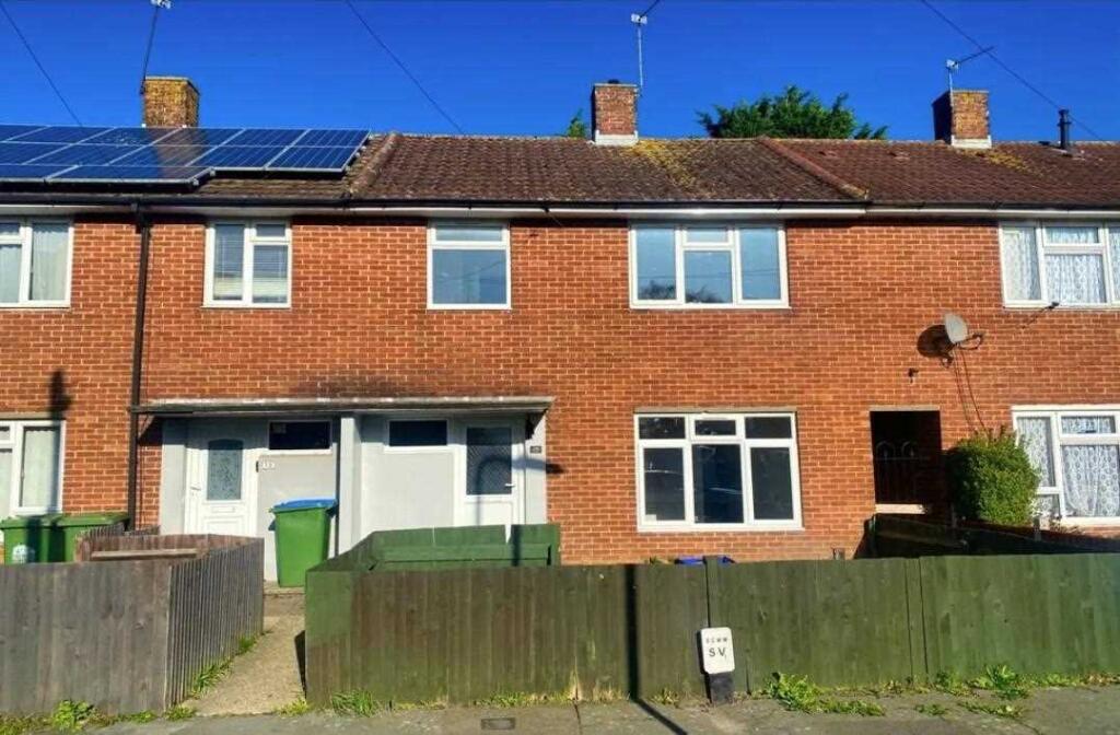 4 bed Mid Terraced House for rent in Rownhams. From Aspire Estate Agents - Shirley