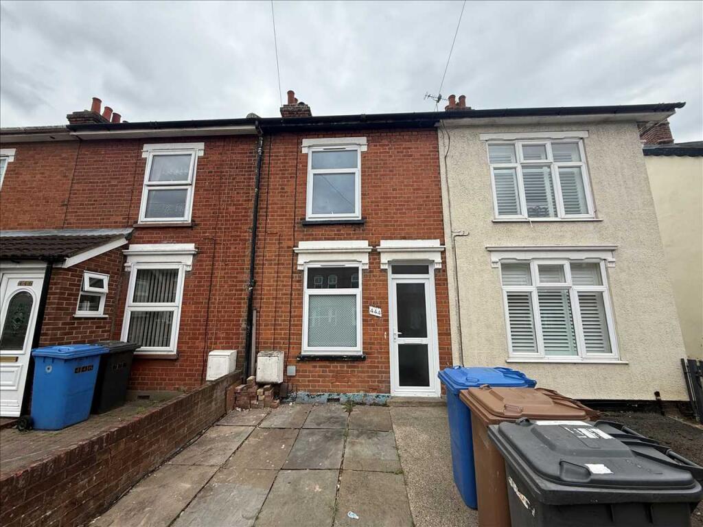 3 bed Mid Terraced House for rent in Ipswich. From Austwick Berry Estate Agents - Kesgrave